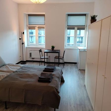 Cozy Room - 10 Min.From Rynek Вроцлав Экстерьер фото